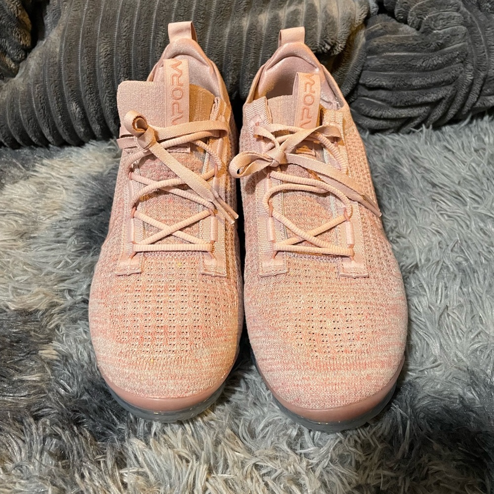 Nike Air VaporMaxes Flyknit Oxford Pink